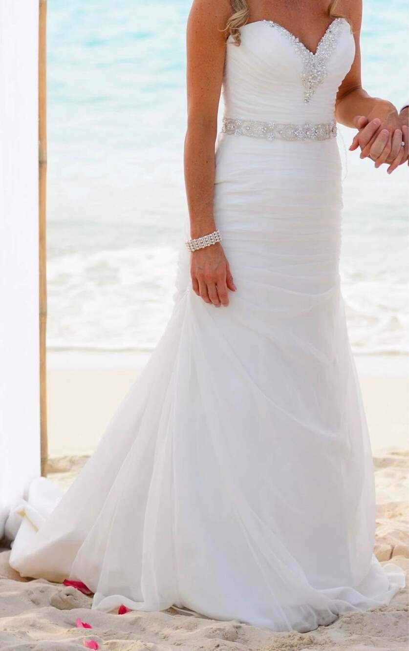 Gorgeous Stella York Wedding Gown